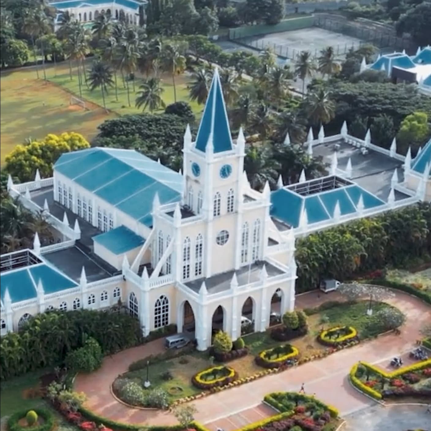 THE CAMPUS